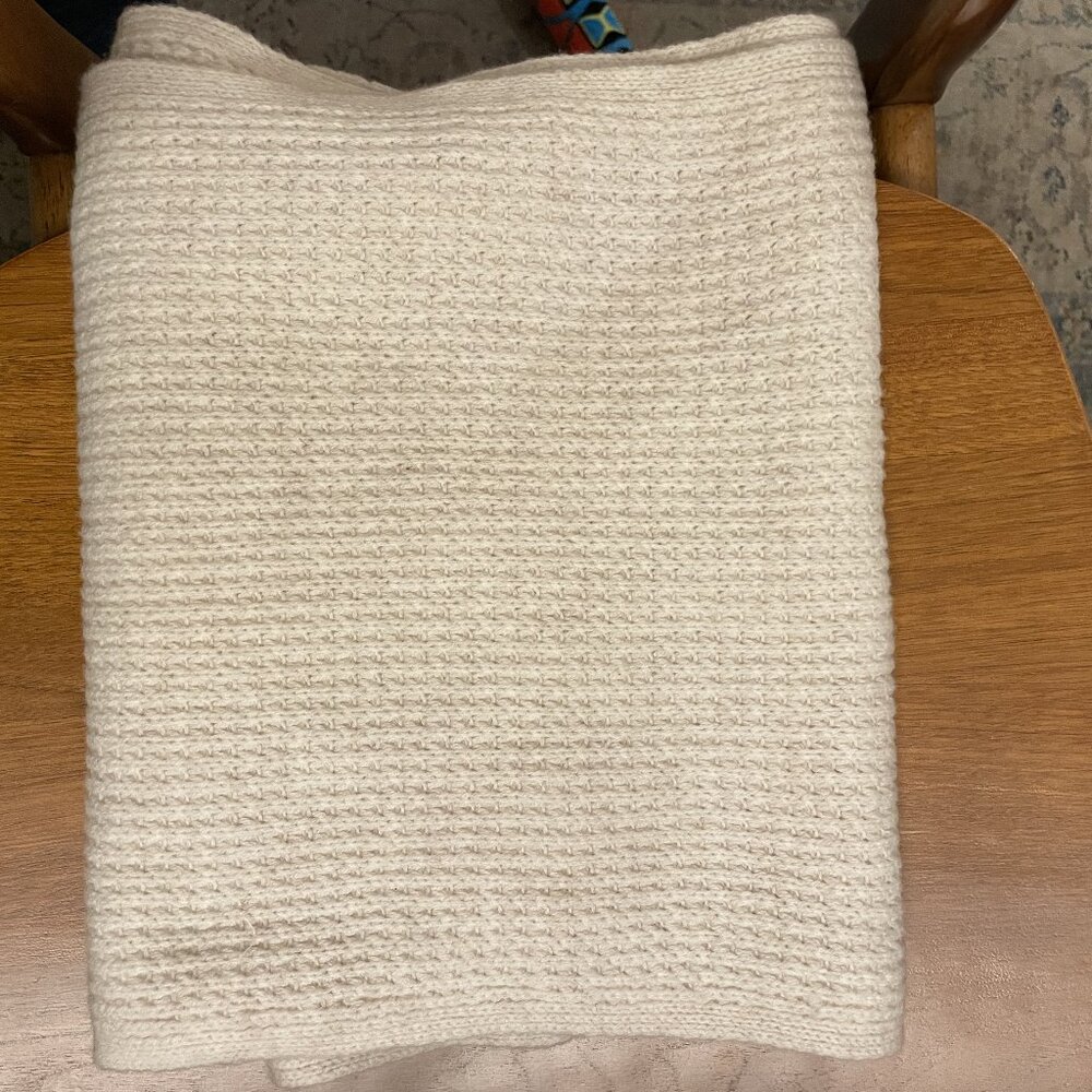 Everlane The Felted Merino Waffle-Knit Scarf Unisex Ecru Cream
